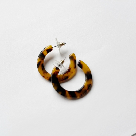 Tortoise Shell Hoop Earrings - Picture 6 of 11